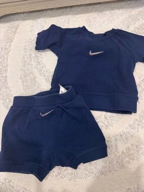 Nike Navy Kids Two-Piece Ribbed Set with Multicolor Swoosh